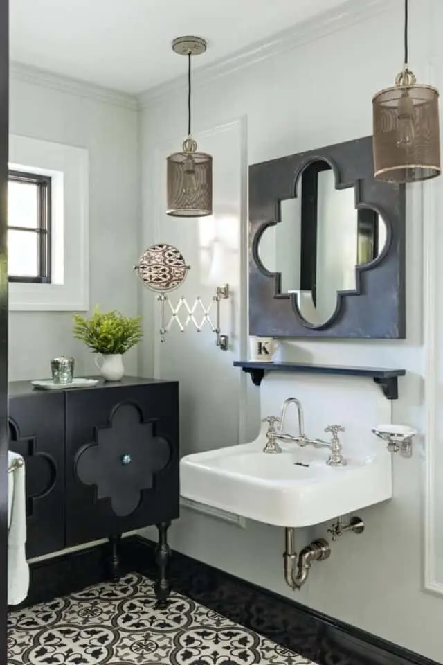 2016 06 Wings Neck Amazing Cutrona 1698 640x960