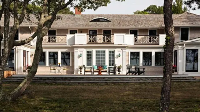 Wings neck banner 1280x720