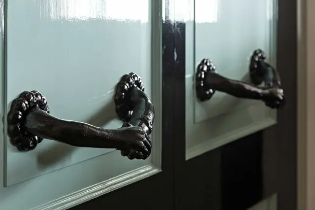 2016 07 Wings Neck Cutrona 5129